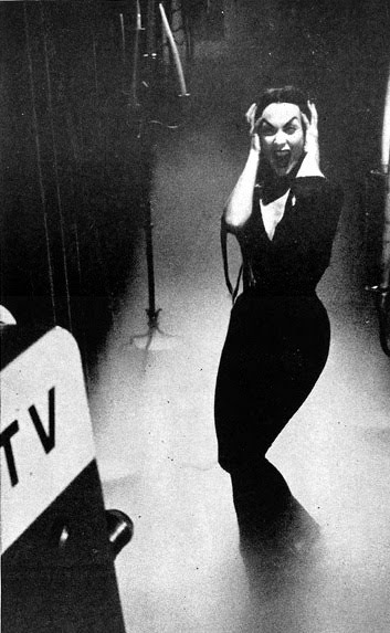 tumblr_nays14ow2F1ti13z5o1_400